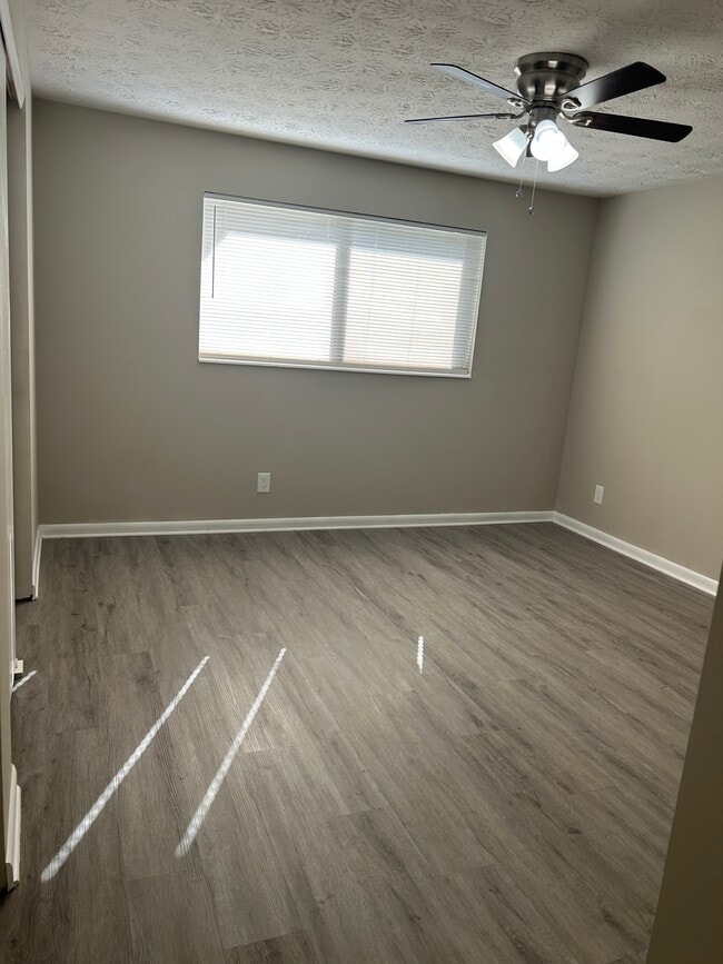 Building Photo - 1214 Santiago Dr