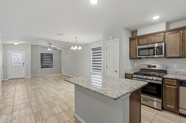 Building Photo - 1004 Aircoupe Way