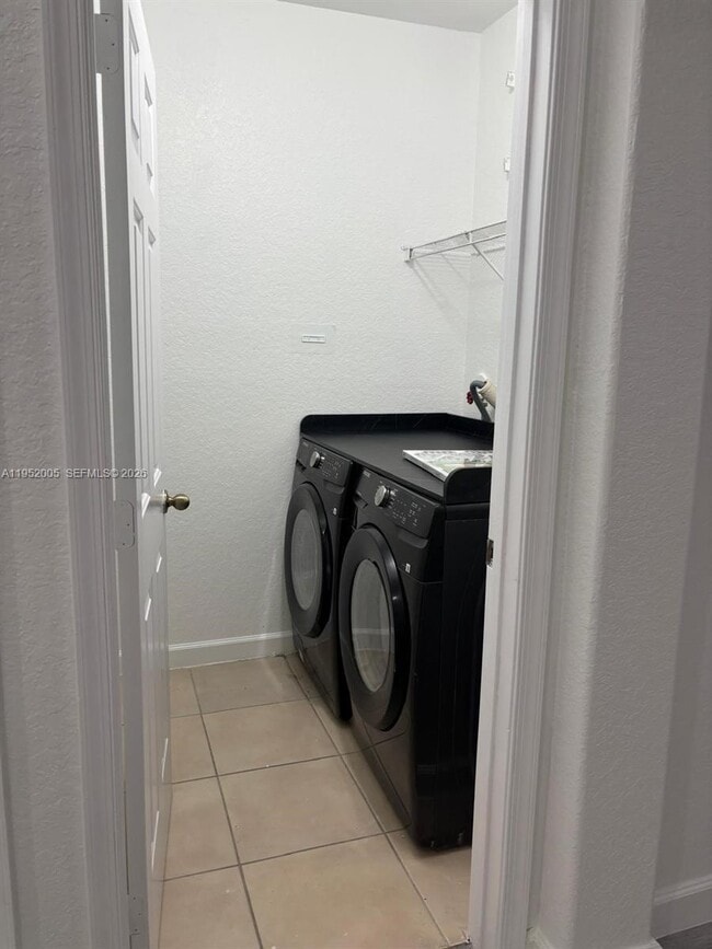 Building Photo - 25320 SE 15th Ct