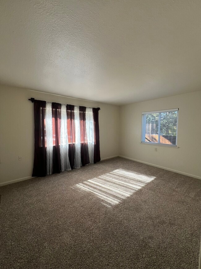 Building Photo - 1597 Atroari St