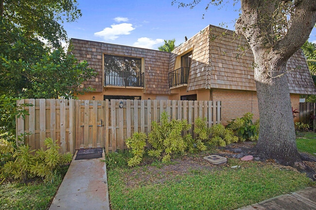 Building Photo - 253 Woodland Rd