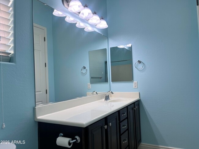 Building Photo - 2208 E Indian Wells Dr