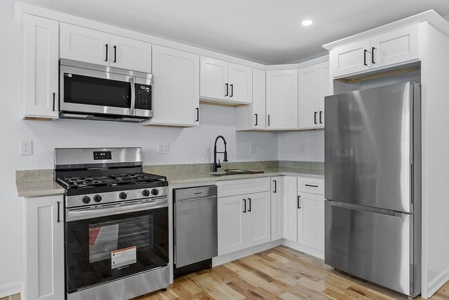 Building Photo - 382 West Main Street