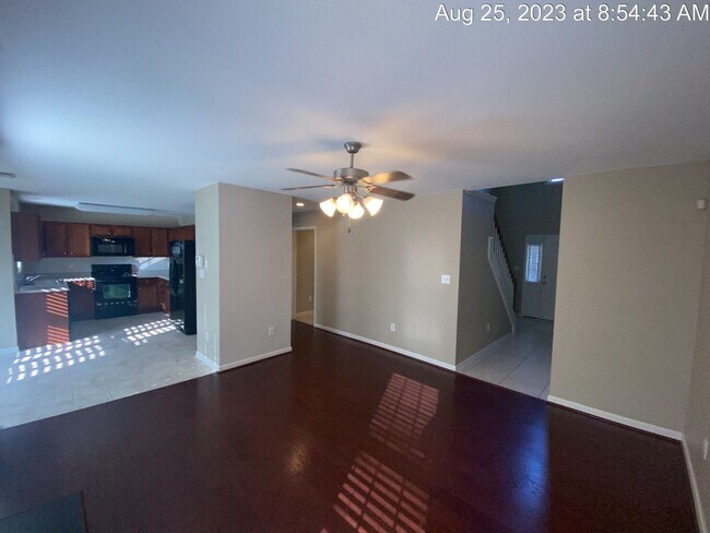 Building Photo - 299 Ranier Dr