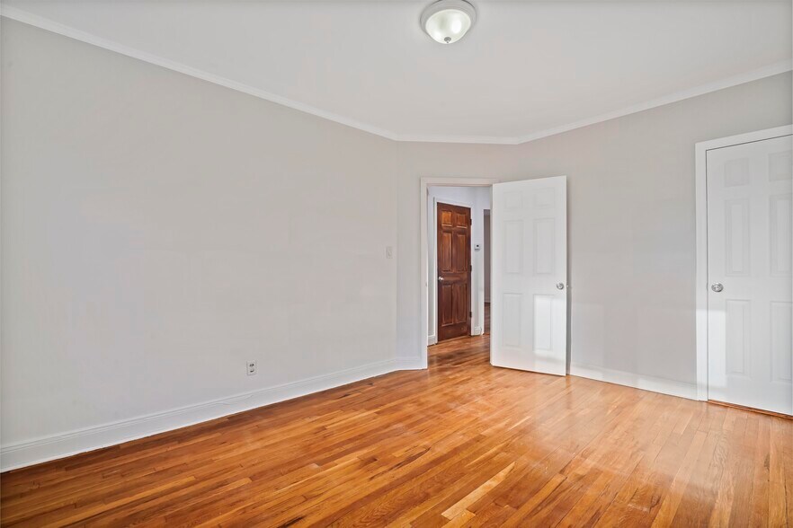 Building Photo - 1824 Summerfield St