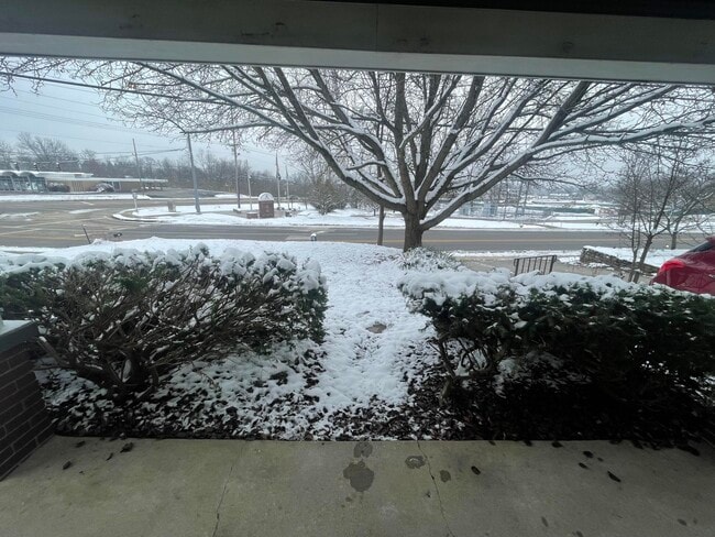 Building Photo - 8224 W Main St