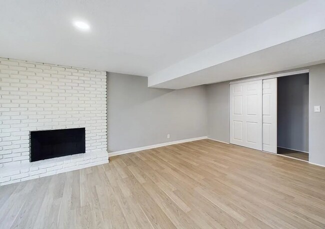 Building Photo - Spacious 4 Bed | 2 Bath Renovated Home!
