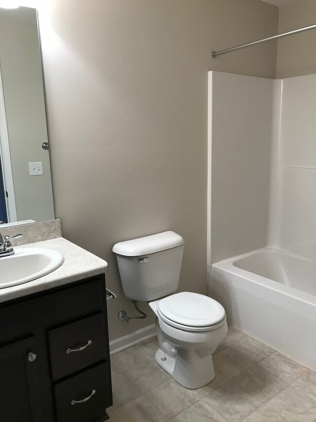 Building Photo - Large townhouse in Okemos - available now