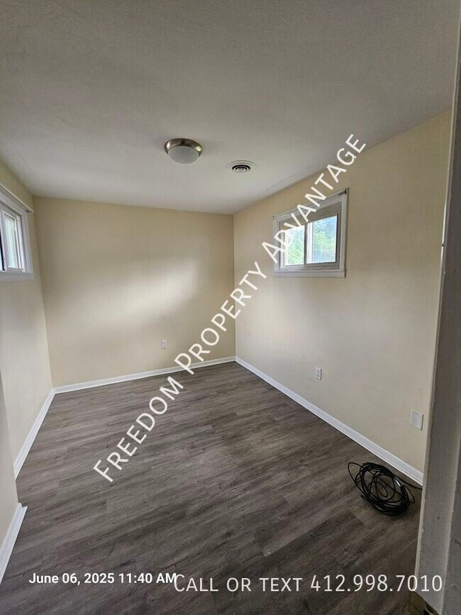 Building Photo - 130 Hall Ave