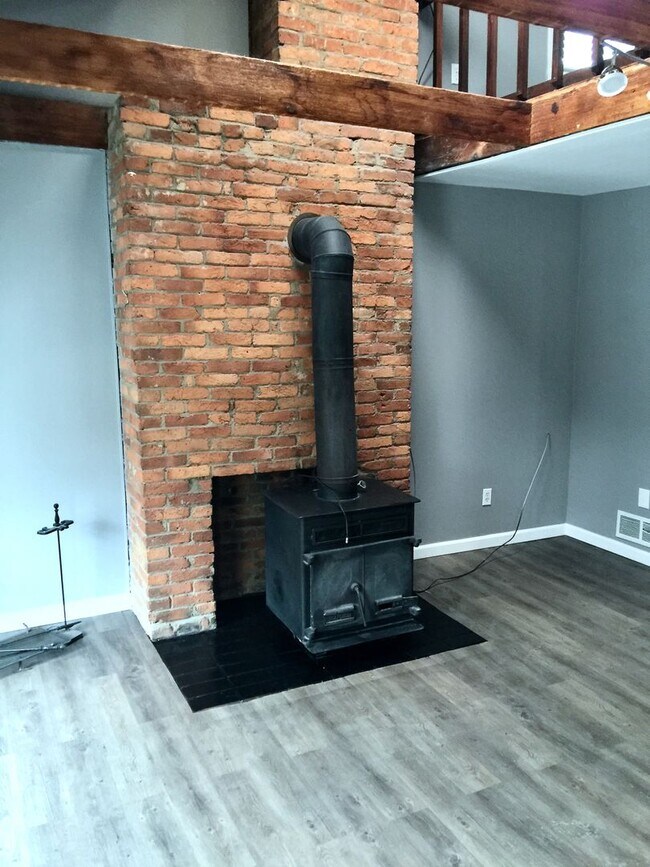 Building Photo - 116 Kearsarge St