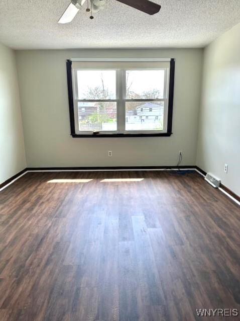 Building Photo - 235 Old Lyme Dr
