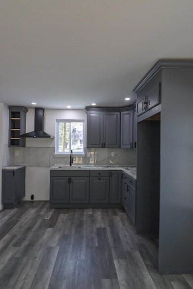Building Photo - 1080 West Side Dr