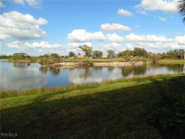 Building Photo - 2615 Somerville Loop