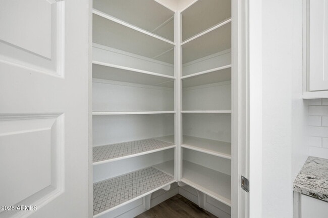 Building Photo - 9749 E Tahoe Ave