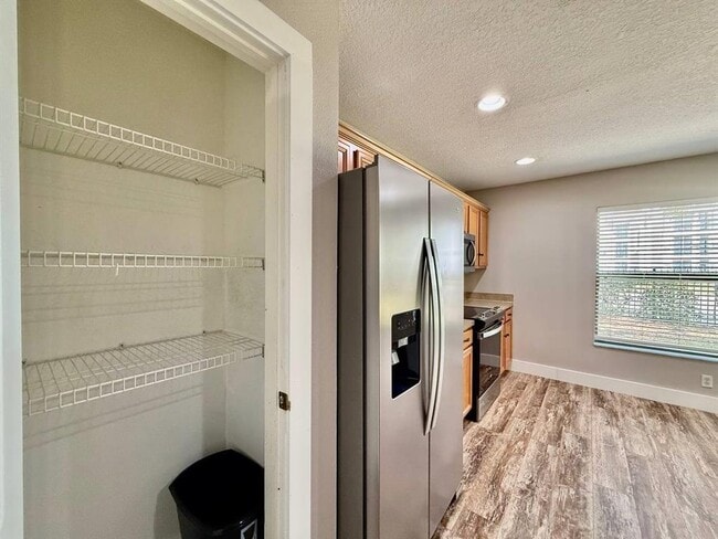 Building Photo - 2409 Hibiscus Bay Ln