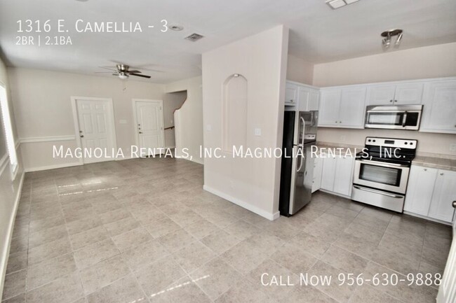 Building Photo - McAllen Townhouse For Rent - Water Included