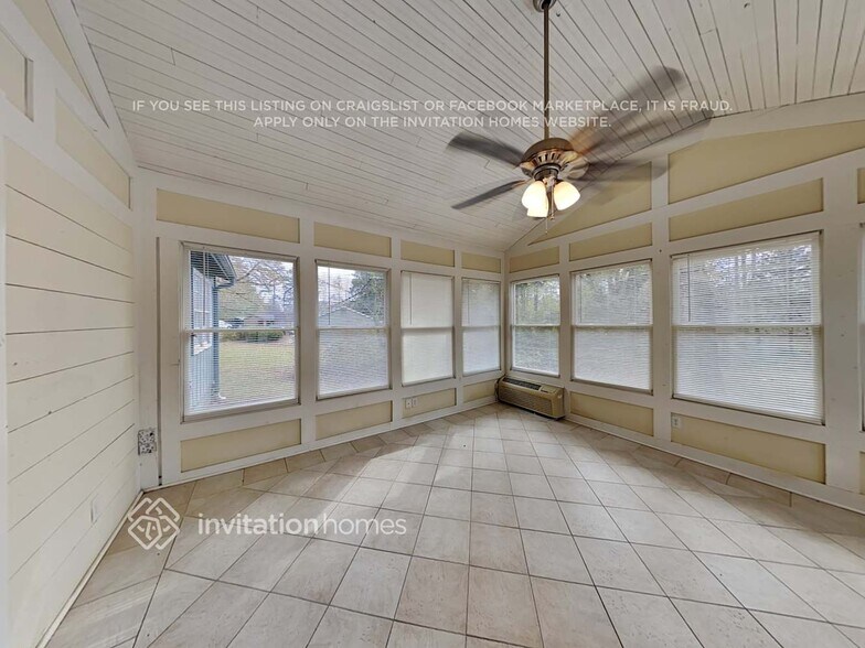 Building Photo - 1009 Monopoly Dr