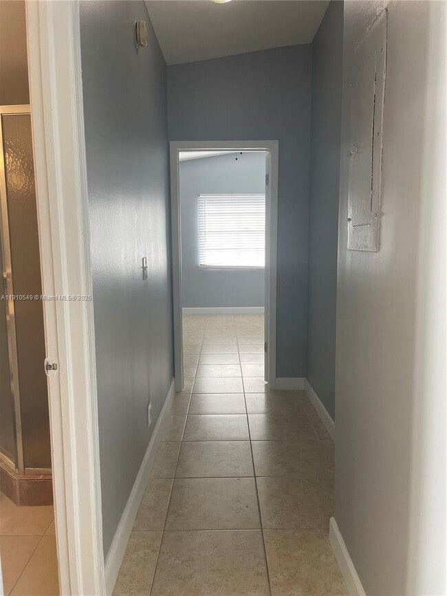 Building Photo - 1234 SW 71st Terrace