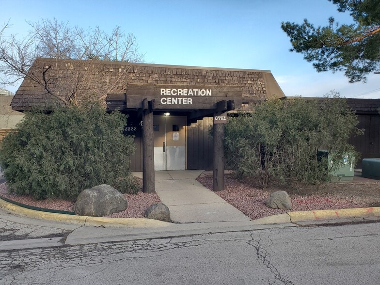 Building Photo - 8974 N Western Ave