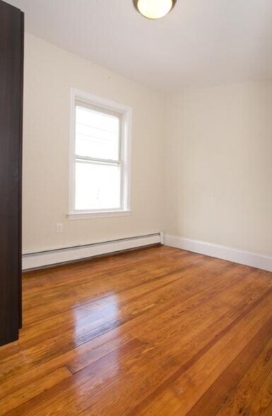 Building Photo - 12 Parker Hill Ave