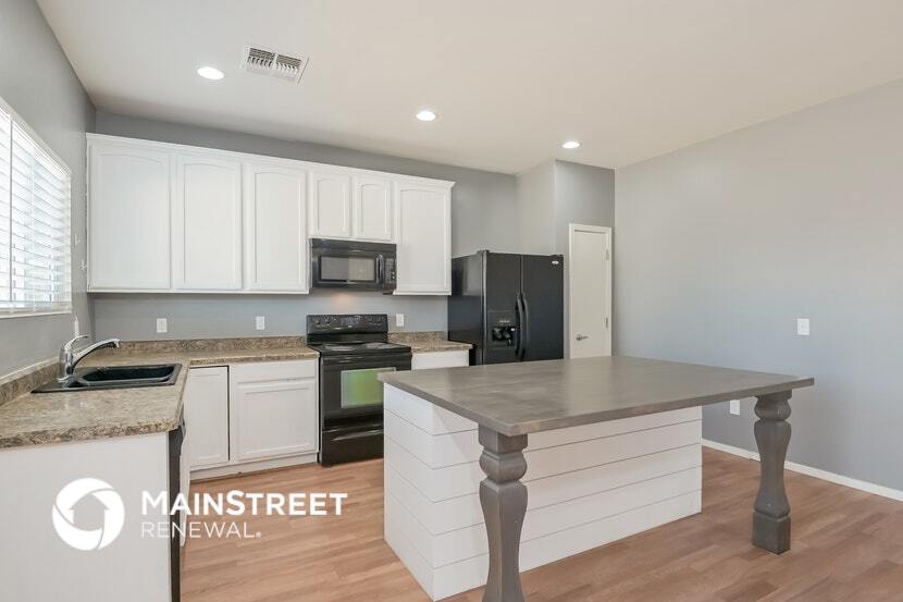 Building Photo - 5011 E Fishhook Ct