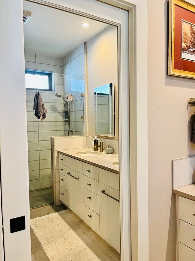 Building Photo - Stunning Prairie style 2bd/2bath + office in ClearPine!