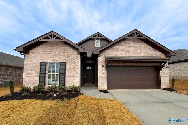 Primary Photo - 203 Stockyard Cir