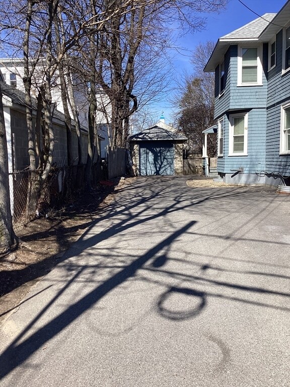 Building Photo - 14 Clark St