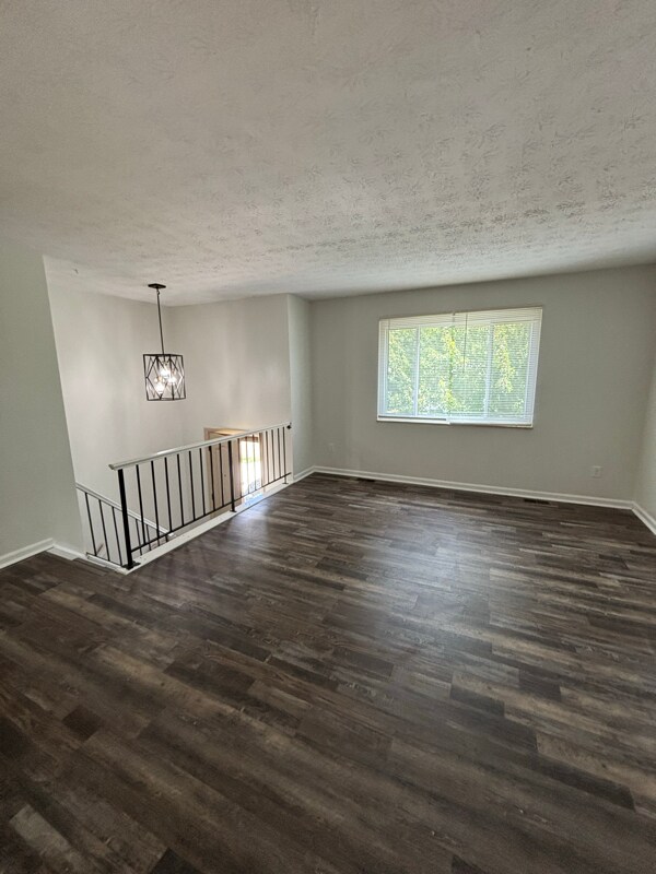 Building Photo - 10253 Crestland Ct