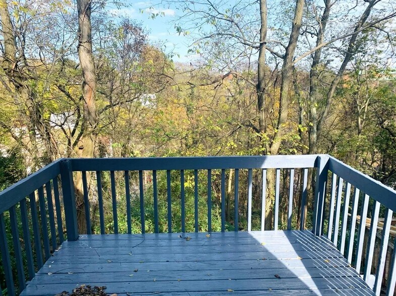 Building Photo - 2558 Ring Pl