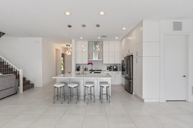 Building Photo - 17222 Blue Bayou Dr