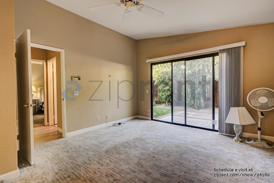 Building Photo - 67 Silkberry