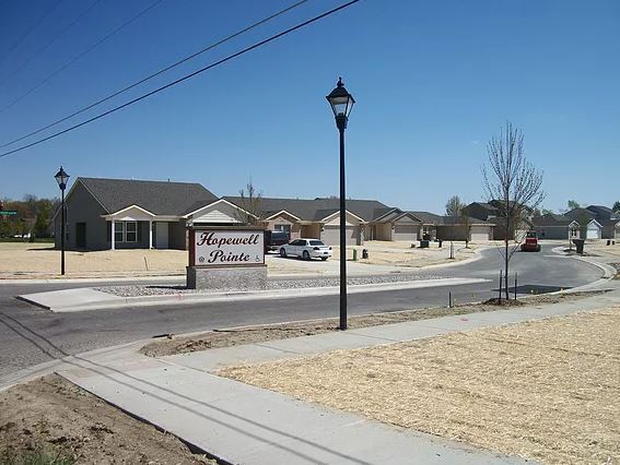 Primary Photo - Hopewell Pointe