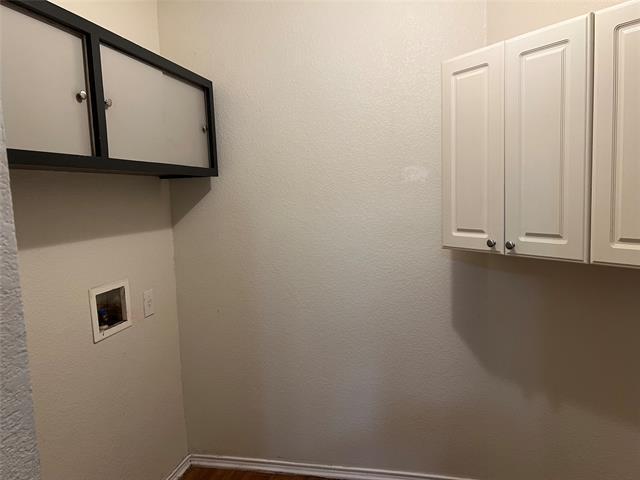 Building Photo - 6637 Meadow Way Ln