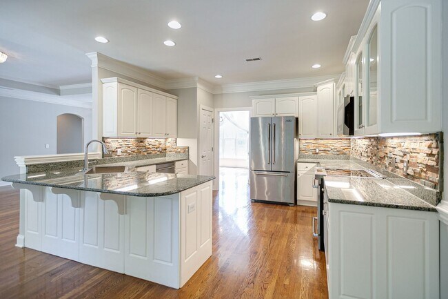 Building Photo - Beautiful Home in Willow Springs Just Minu...
