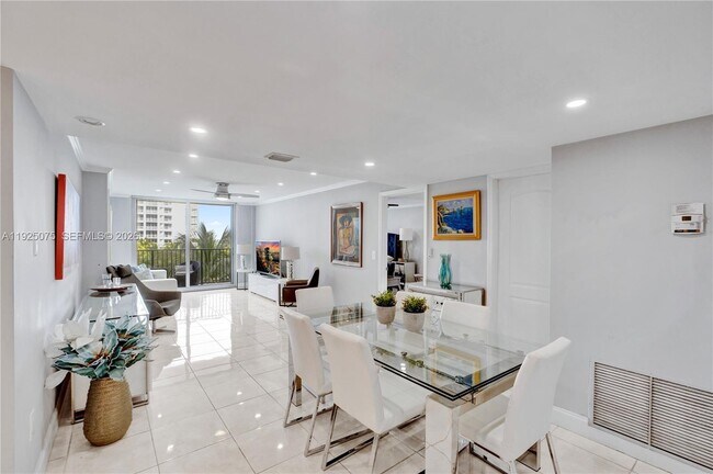 Building Photo - 9273 Collins Ave