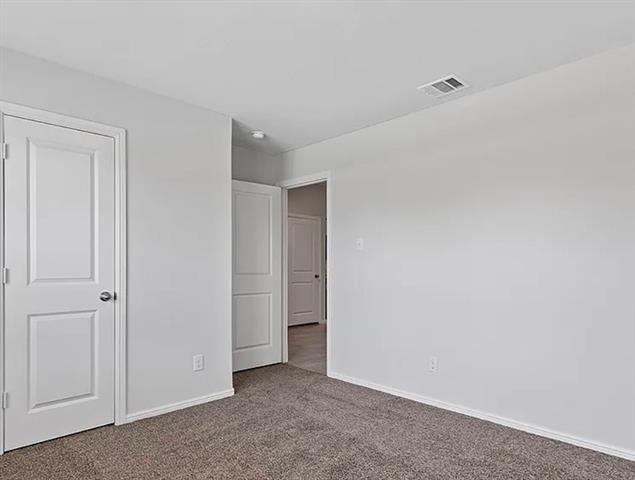 Building Photo - 620 W 1st St