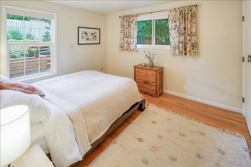 master bedroom - 9506 SW 50th Ave
