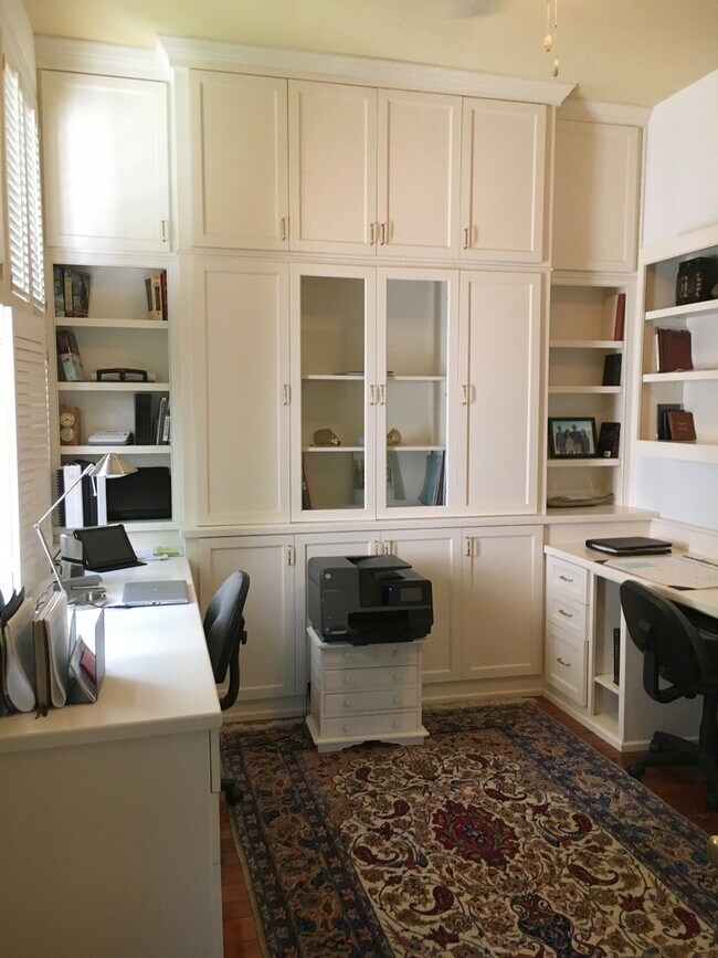 Building Photo - Charming Fully Furnished Garden CottageLlocated in South of Broad