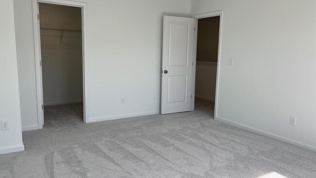 Building Photo - 836 Basswood Gln Trl