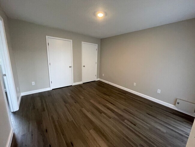 Building Photo - NEWLY RENOVATED 3/2 Duplex near Sleepy Hollow Sports Complex in Leesburg