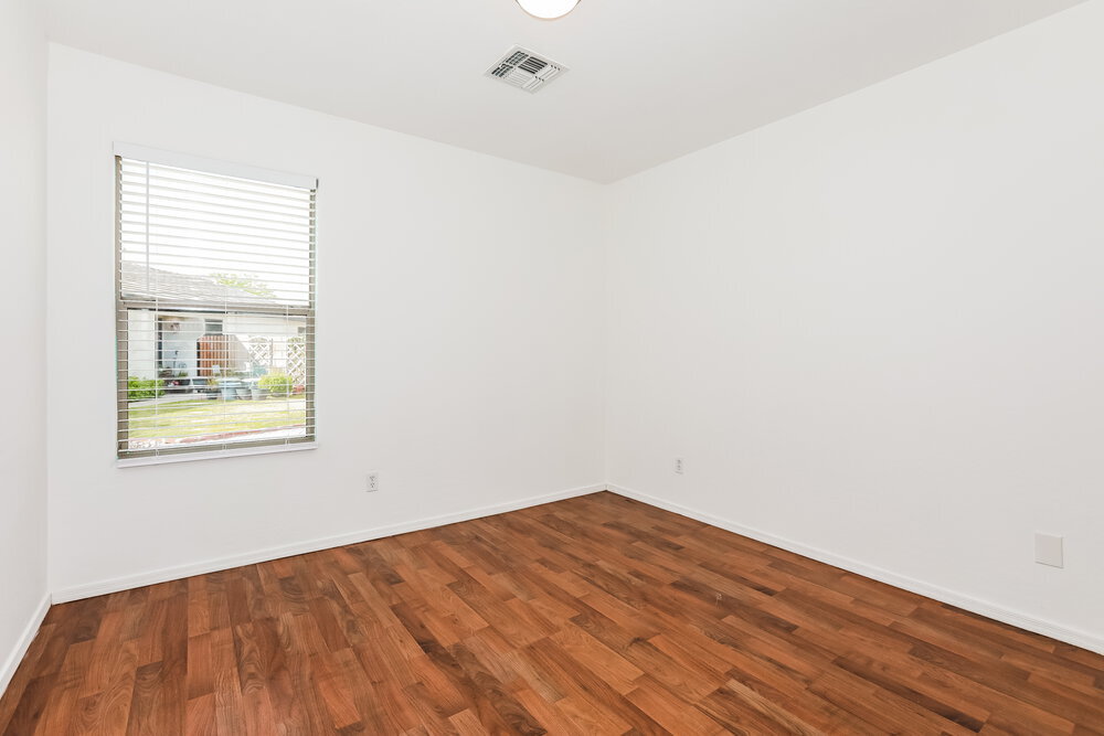 Building Photo - 286 W Santa Gertrudis Trl
