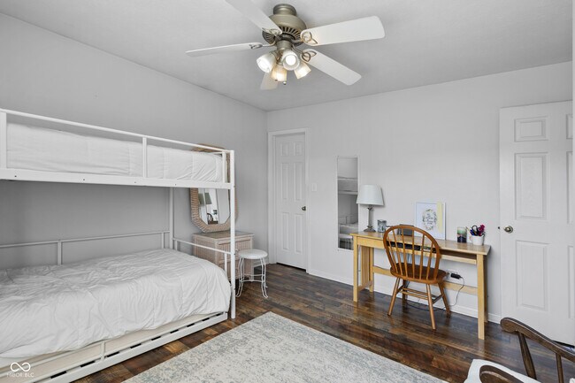 Building Photo - 7913 Meadow Bend Ln