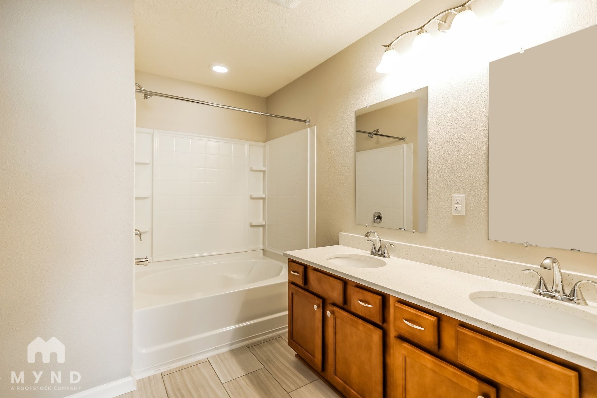 Building Photo - 2195 Pebble Point Dr