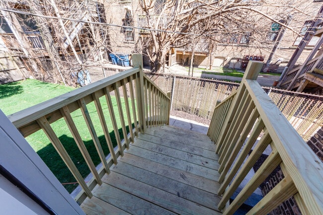 Building Photo - 56 W 76th St