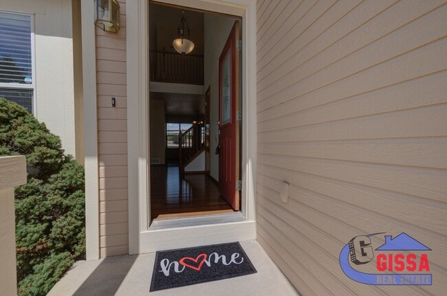 Building Photo - Beautiful home with 4 BR, 3.5 BA, 2 CAR wi...