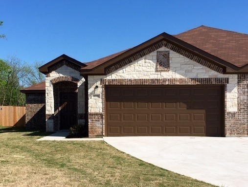 Primary Photo - BEAUTIFUL 3 BEDROOM DUPLEX LOCATED IN WACO...