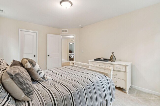 Building Photo - 4 Bedroom, 2.5 Bathroom Home in The Refuge at Ravenel - Ravenel