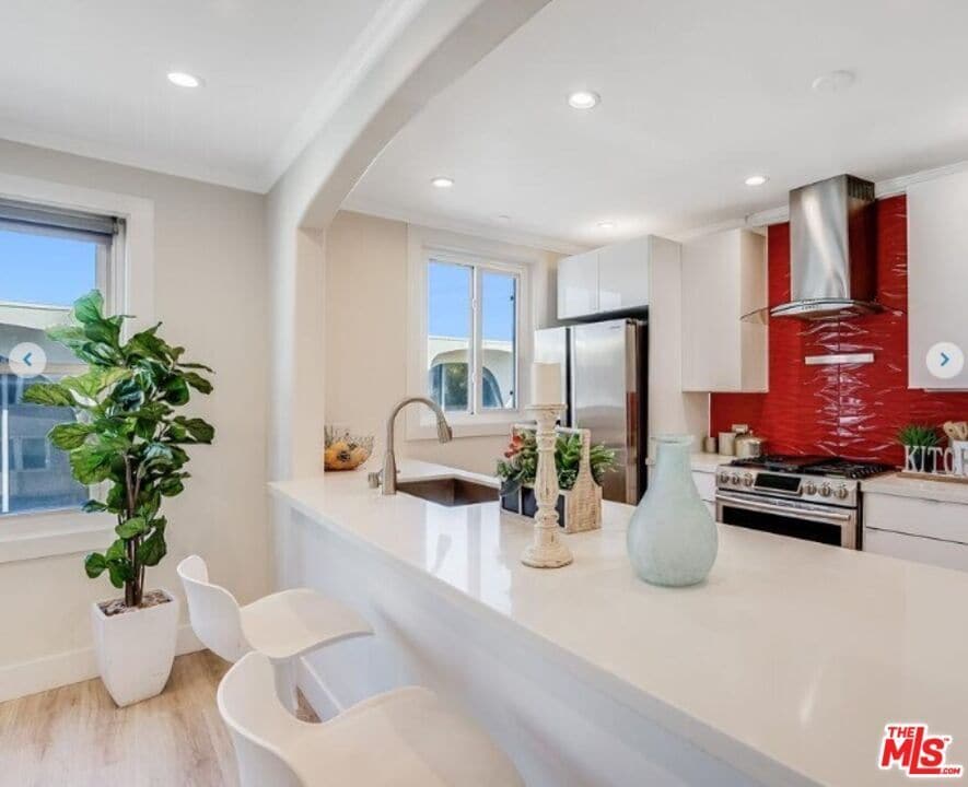 kitchen - 11670 W Sunset Blvd