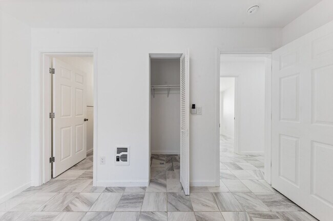 Building Photo - Updated Duplex
